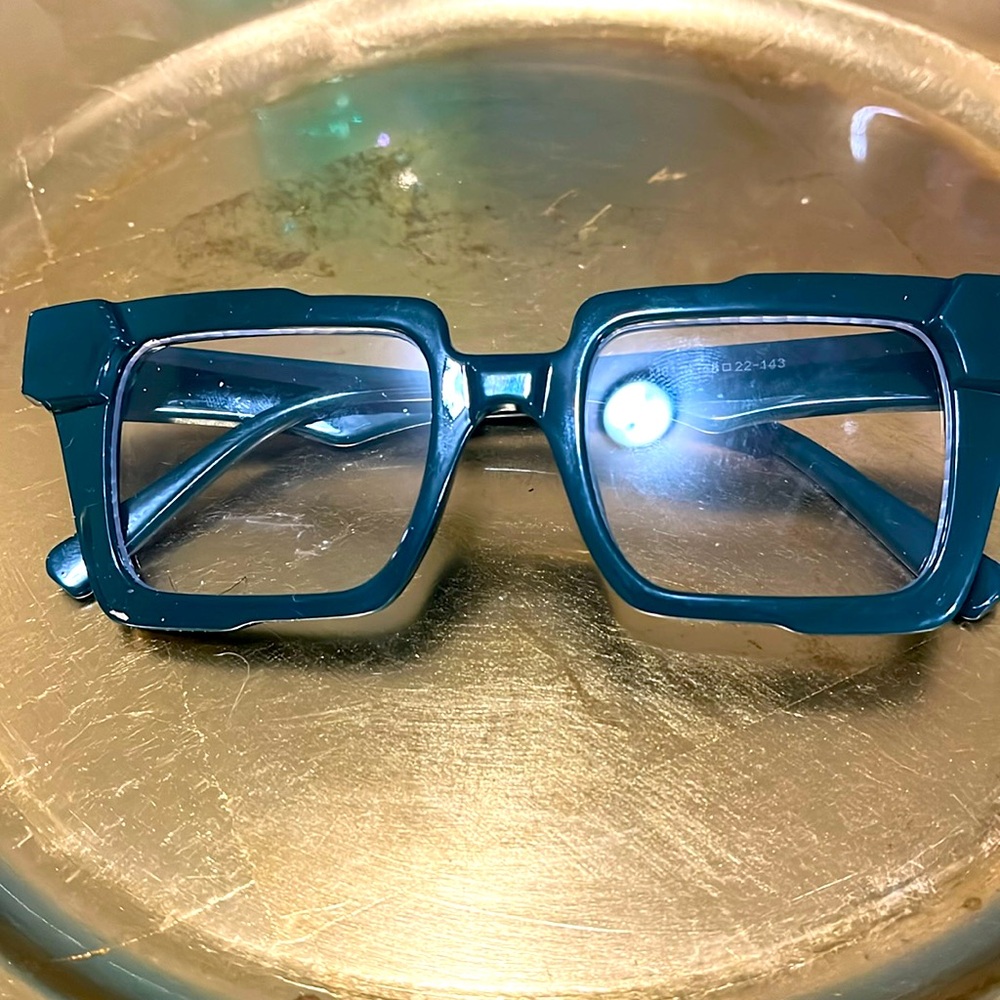 Green Frames - image 1